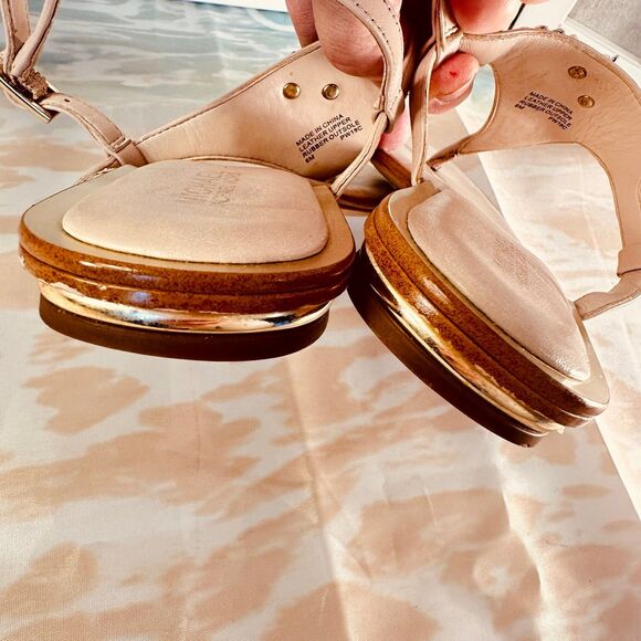 Michael Kors Posey Flat Sandals - Picture 4 of 12